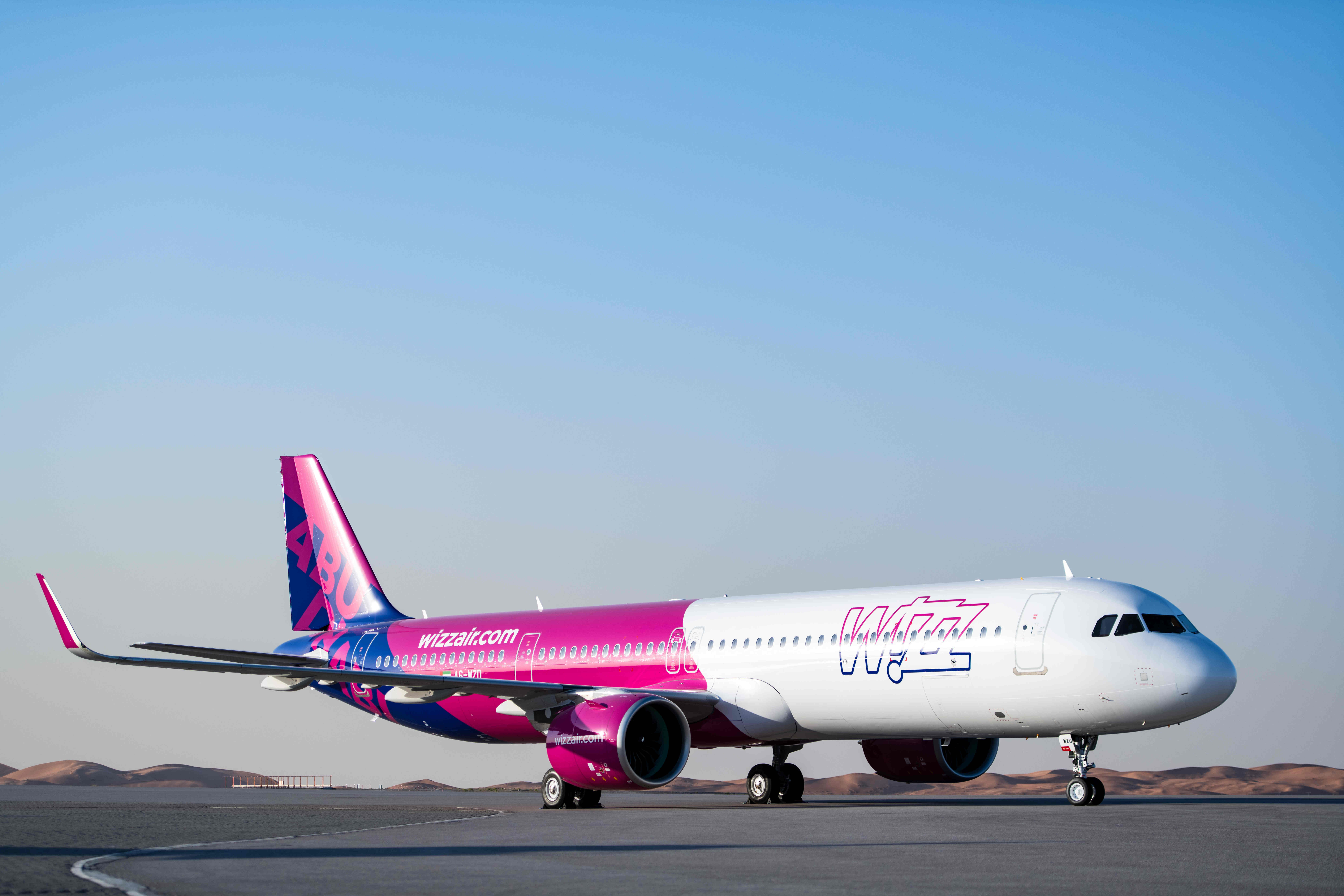 Wizz ереван. Wizz Air Абу Даби. Wizz Air Abu Dhabi самолеты. Wizz Air a321neo. Венгерская авиакомпания Wizzair.