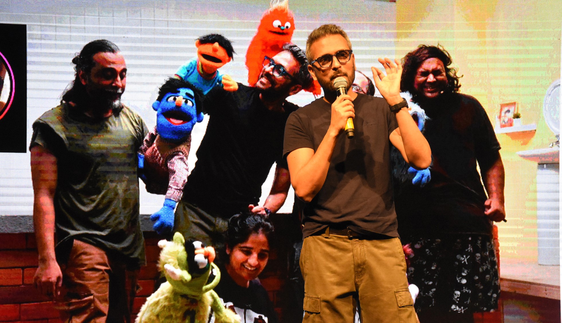 Bilal Maqsood unveils Children’s Puppet Show “Pakkay Dost” at Arts ...